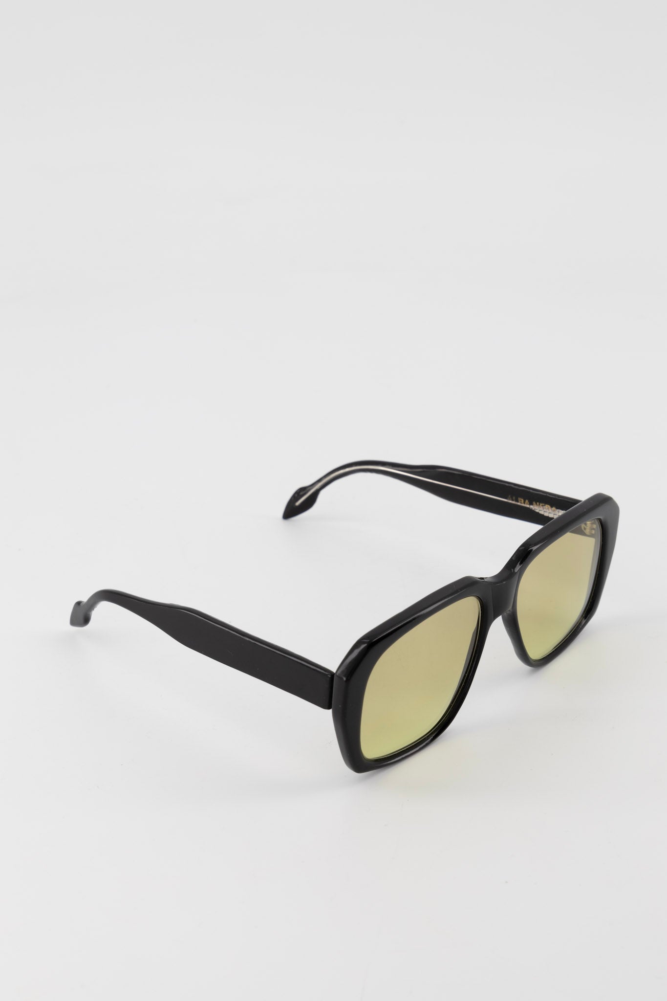 7.77 AM – EVENING - Alba Nera - Lunettes de soleil - quiet luxury